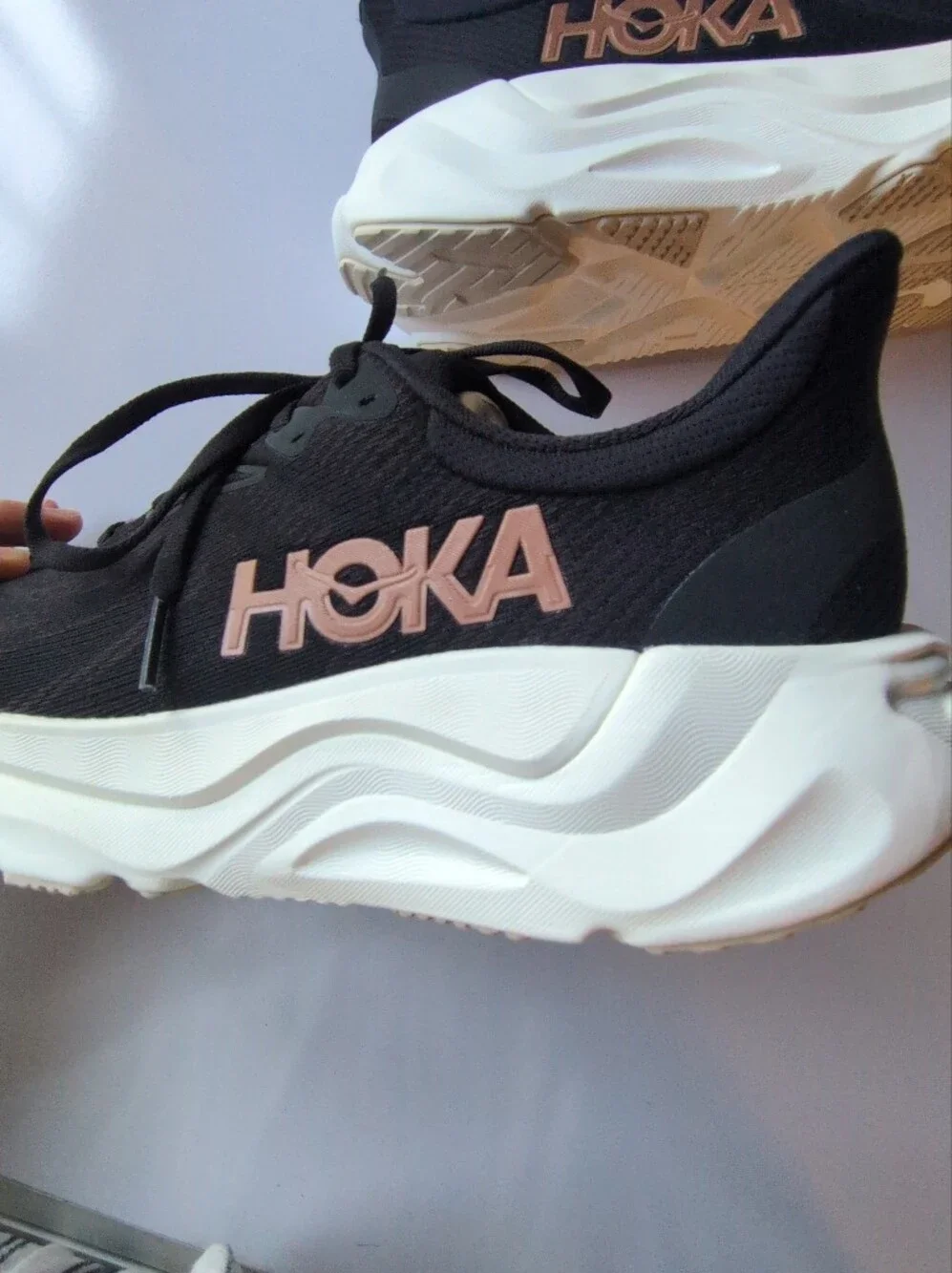 NIB Hoka Arahi 8 Womens Size 8.5B Black Rose Gold Shoes Athletic 1168691